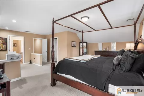 Bedroom - 32 E Summit Ave, Sewaren, NJ 07077 photo 9 of 10