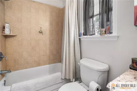 Entry Way - 32 E Summit Ave, Sewaren, NJ 07077 photo 3 of 5