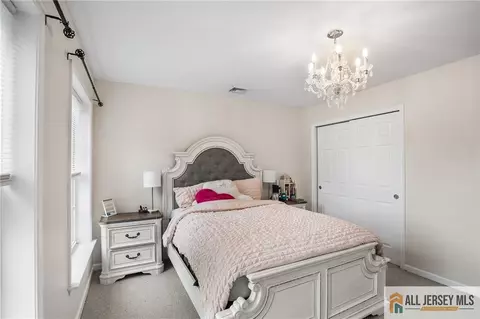 Bedroom - 32 E Summit Ave, Sewaren, NJ 07077 photo 2 of 10