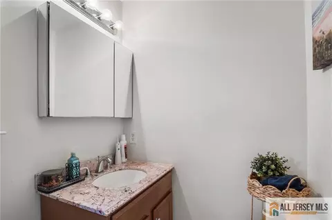 Bath - 32 E Summit Ave, Sewaren, NJ 07077 photo 1 of 2