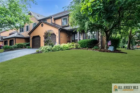 1 Manor Dr, Hillsborough, NJ 08844