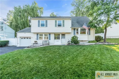 8 Smalley Rd, Edison, NJ 08817