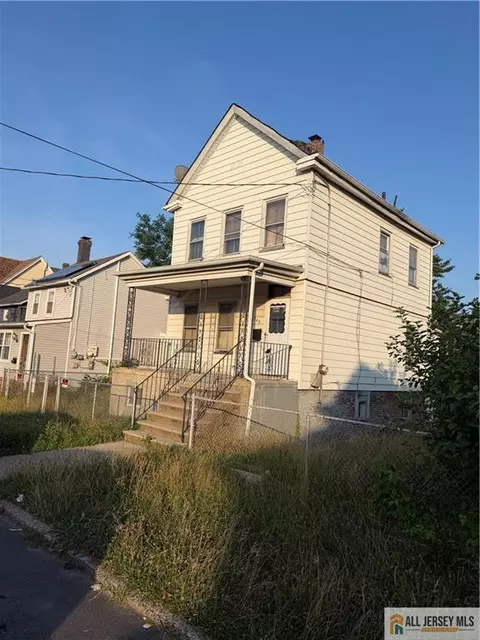 549 Hartford St, Perth Amboy, NJ 08861