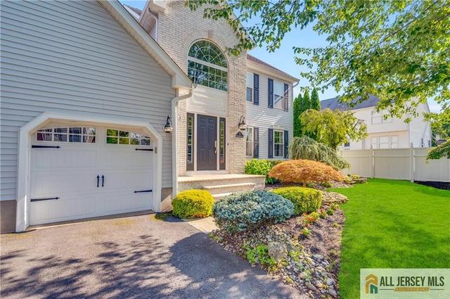 73 Brandywine Dr, Matawan, NJ 07747