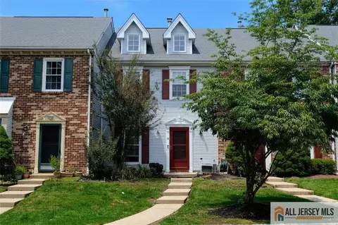 19 Folkstone Ct, North Brunswick, NJ 08902