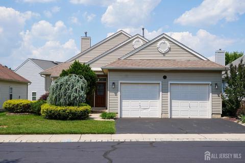 64 Viineyard Ct, Monroe, NJ 08831