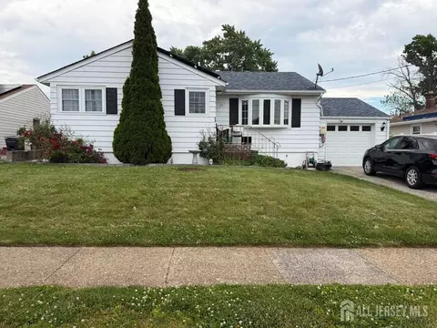 22 Longview Ave, Carteret, NJ 07008