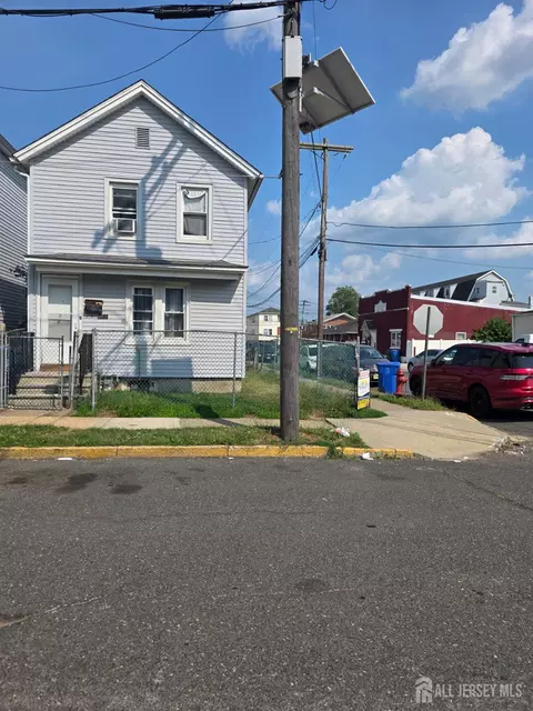 376 Stanford St, Perth Amboy, NJ 08861