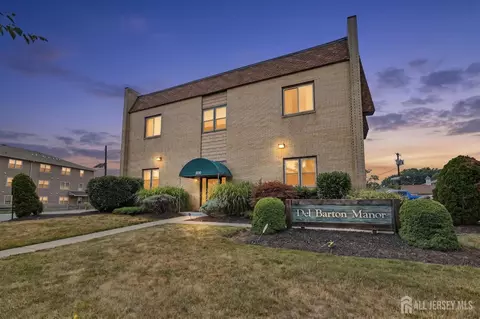 300 W Munsell Ave W #CC5, Linden, NJ 07036