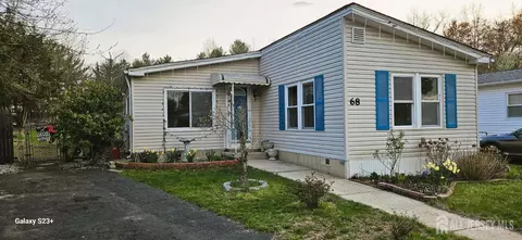 68 Deer Way, Manalapan, NJ 07726