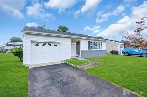 214 Westbrook Dr, Berkeley, NJ 08757 photo 4