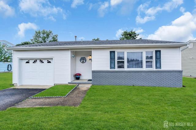214 Westbrook Dr, Berkeley, NJ 08757