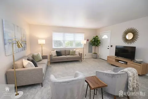 1 Alabama Ct # -D, Matawan, NJ 07747