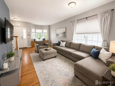 52 Highland Ave, Keasbey, NJ 08832
