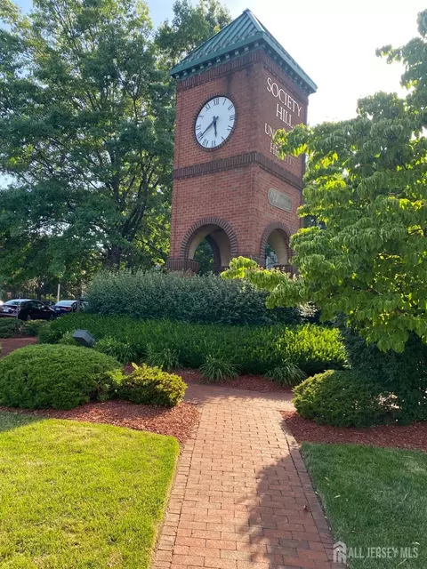 18 Colgate Dr, Newark, NJ 07103