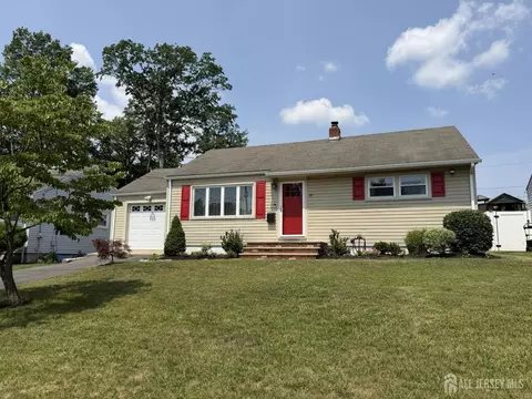 36 Maplewood Ave, Colonia, NJ 07067