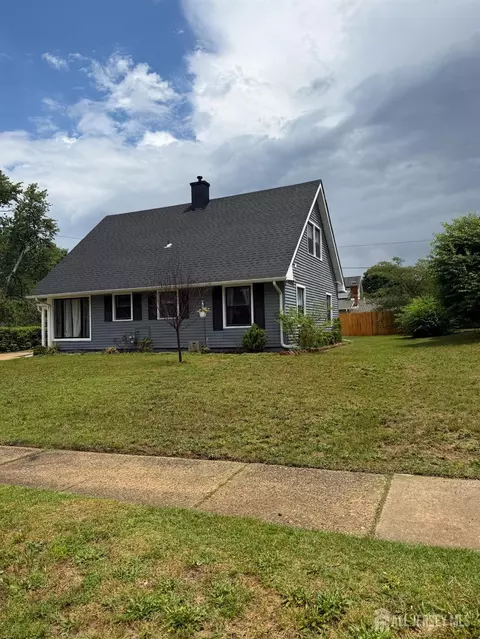 5 Barker Ln, Willingboro, NJ 08046