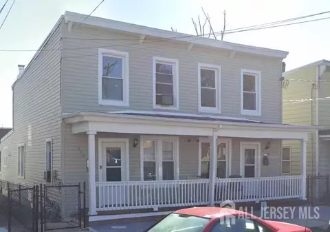464 Division St, Perth Amboy, NJ 08861
