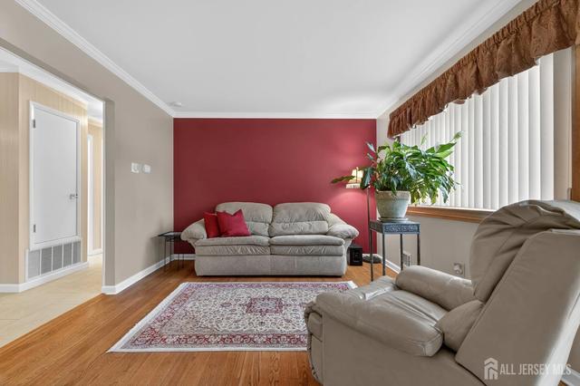 24 Deerwood Ave, Edison, NJ 08817