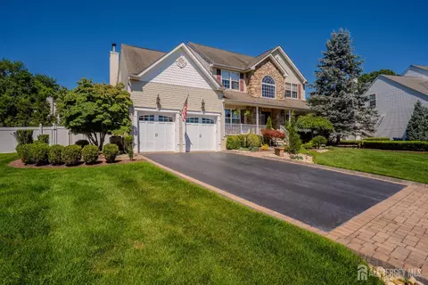 4 Dorene Ct, Monroe, NJ 08831