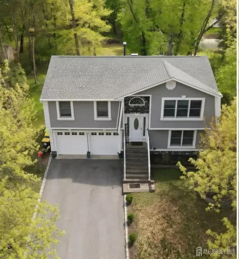 46 Heather Dr, Somerset, NJ 08873