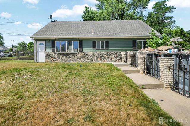 2 Kendall Dr, Parlin, NJ 08859