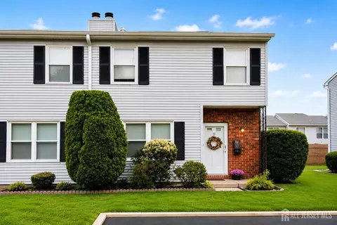 14 Dogwood Ct, Jamesburg, NJ 08831