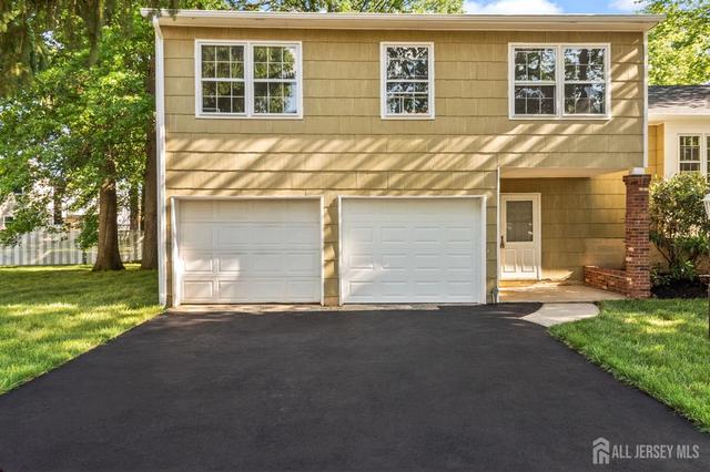 17 Meredith Rd, Edison, NJ 08817