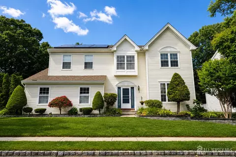 25 Edinburg Ln, East Brunswick, NJ 08816