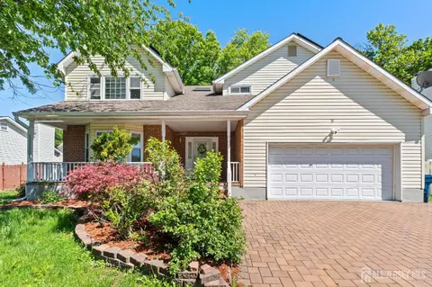 8 Danny Ct, North Brunswick, NJ 08902