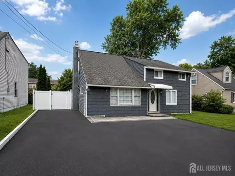 215 Johnson Ave, Piscataway, NJ 08854