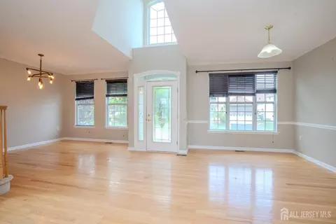 Living - 3 Maxwell Rd, Monroe, NJ 08831 photo 2 of 8