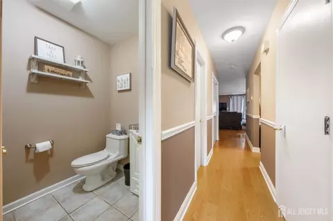 21 Knoll Ct, Matawan, NJ 07747 photo 8