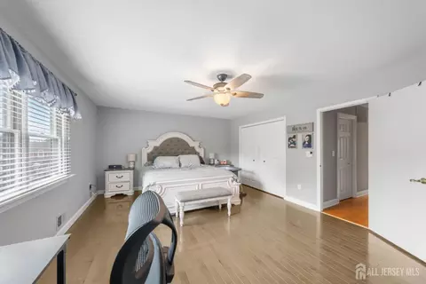 21 Knoll Ct, Matawan, NJ 07747 photo 10