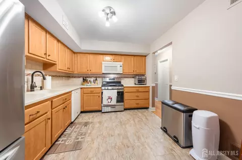21 Knoll Ct, Matawan, NJ 07747 photo 7