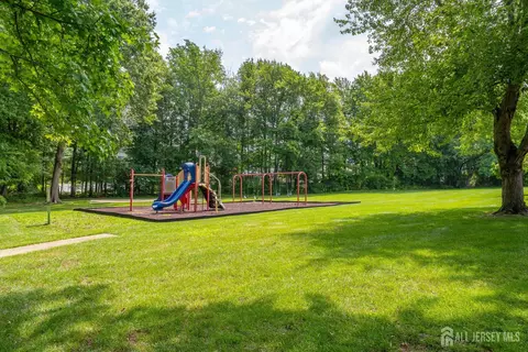 21 Knoll Ct, Matawan, NJ 07747 photo 19