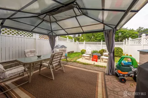21 Knoll Ct, Matawan, NJ 07747 photo 15