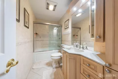 21 Knoll Ct, Matawan, NJ 07747 photo 11