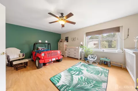 21 Knoll Ct, Matawan, NJ 07747 photo 12