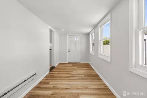 Entry Way - 234 Old Rd, Sewaren, NJ 07077 photo 2 of 8