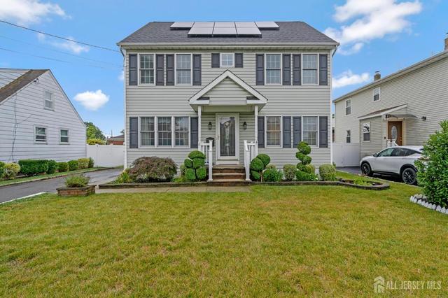 8 Hooker St, Middlesex, NJ 08846