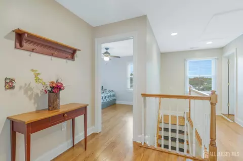 Entry Way - 8 Hooker St, Middlesex, NJ 08846 photo 1 of 1