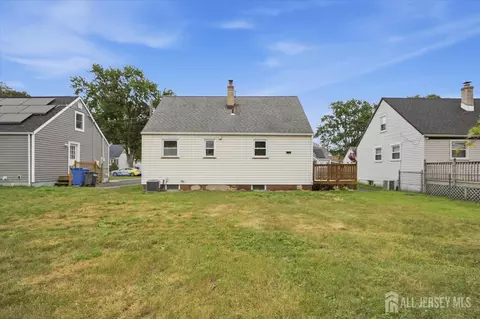 Exterior - 421 1st St, Middlesex, NJ 08846 photo 2 of 4