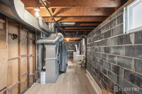Entry Way - 421 1st St, Middlesex, NJ 08846 photo 2 of 3