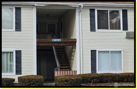 71 Eton Way, Somerset, NJ 08873