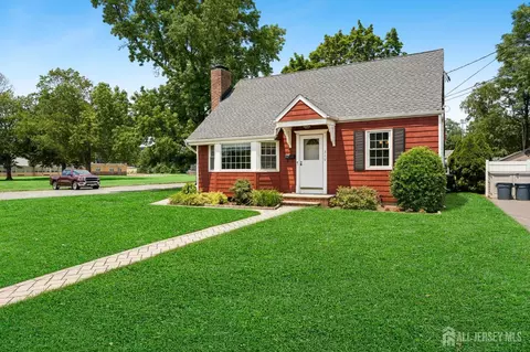 319 Edgeworth St, Middlesex, NJ 08846