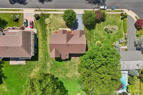 View/Area - 6 Willow Dr, Edison, NJ 08820 photo 4 of 4