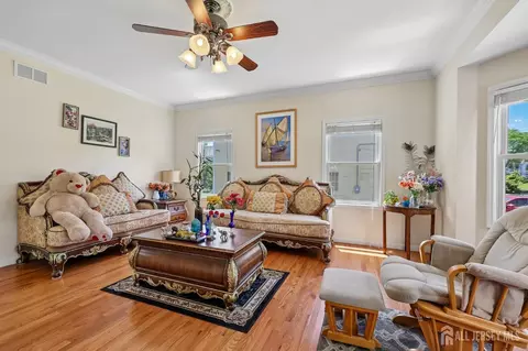 Other - 6 Willow Dr, Edison, NJ 08820 photo 2 of 12