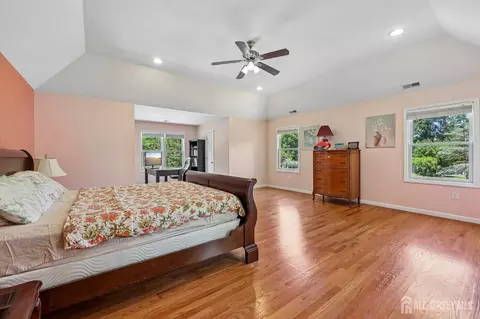 Bedroom - 6 Willow Dr, Edison, NJ 08820 photo 4 of 6