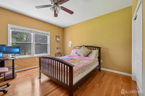 Bedroom - 6 Willow Dr, Edison, NJ 08820 photo 6 of 6